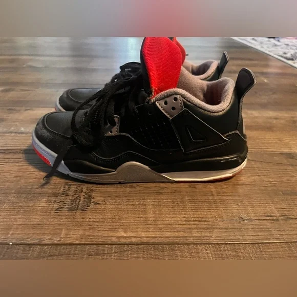 Jordan Kids' Sneakers in Black and Red - Picture 4 of 9